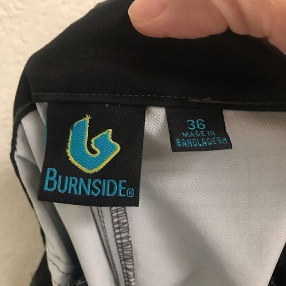 Burnside black plaid board shorts 36 - Picture 6 of 7